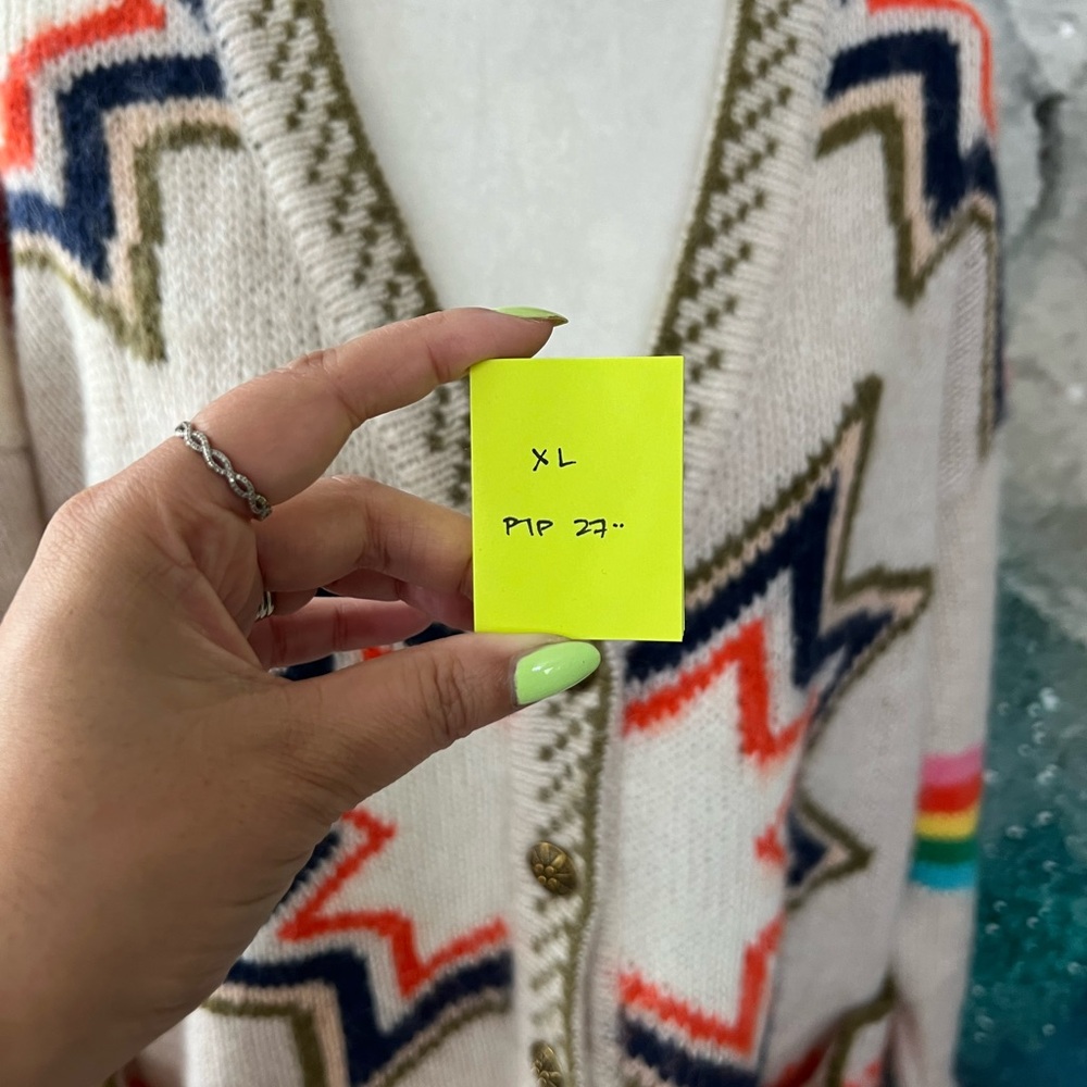 Commense | Caesars Palace Cardigan Sweater - Picture 15 of 15